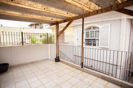 Casa à venda com 158m², 3 quartos e 2 vagasTerraço