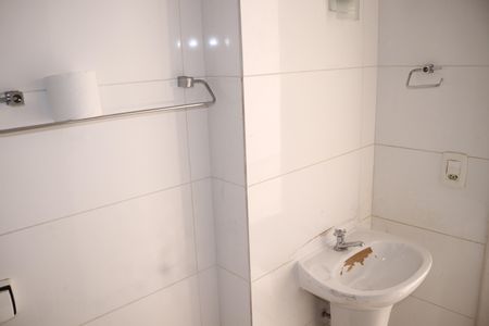 Banheiro de kitnet/studio para alugar com 1 quarto, 30m² em Vila Buarque, São Paulo