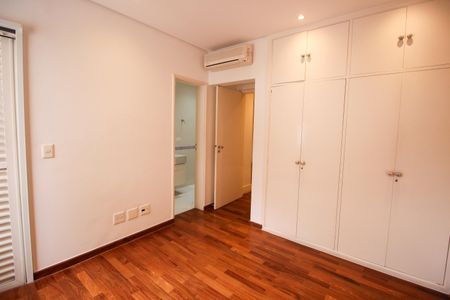 Apartamento à venda com 420m², 4 quartos e 4 vagasSuíte 3