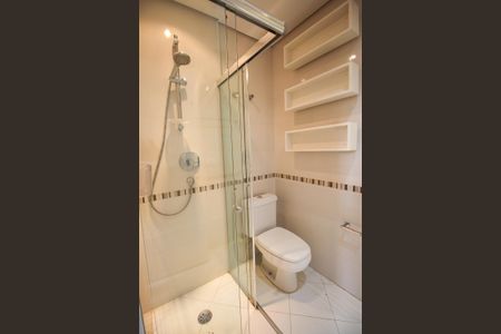 Apartamento à venda com 420m², 4 quartos e 4 vagasBanheiro da Suíte 1