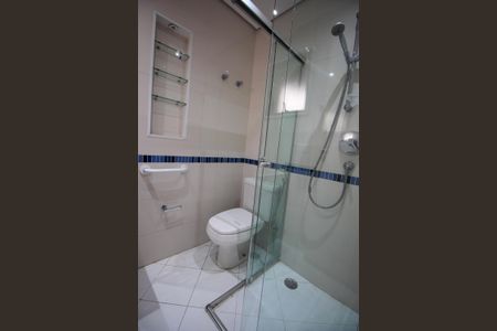 Apartamento à venda com 420m², 4 quartos e 4 vagasBanheiro da Suíte 2