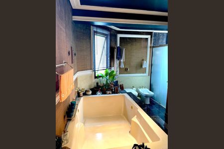 Apartamento para alugar com 320m², 5 quartos e 4 vagas Apartamento para alugar com 320m², 5 quartos e 4 vagasBanheiro