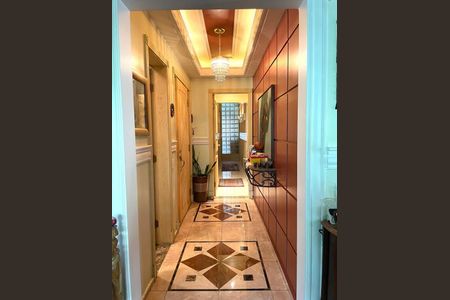 Apartamento para alugar com 320m², 5 quartos e 4 vagas Apartamento para alugar com 320m², 5 quartos e 4 vagasCorredor