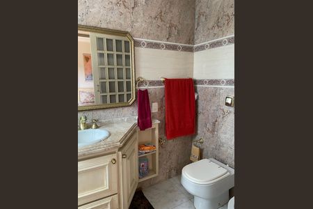 Apartamento para alugar com 320m², 5 quartos e 4 vagas Apartamento para alugar com 320m², 5 quartos e 4 vagasBanheiro