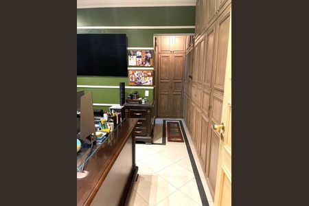 Apartamento para alugar com 320m², 5 quartos e 4 vagas Apartamento para alugar com 320m², 5 quartos e 4 vagasEscritório