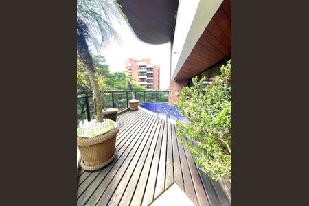 Apartamento para alugar com 320m², 5 quartos e 4 vagas Apartamento para alugar com 320m², 5 quartos e 4 vagasPiscina