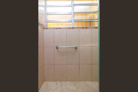 Casa à venda com 170m², 2 quartos e 2 vagas Casa à venda com 170m², 2 quartos e 2 vagasBanheiro