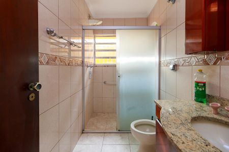 Casa à venda com 170m², 2 quartos e 2 vagas Casa à venda com 170m², 2 quartos e 2 vagasBanheiro