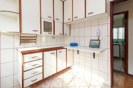 Casa à venda com 170m², 2 quartos e 2 vagas Casa à venda com 170m², 2 quartos e 2 vagasCozinha