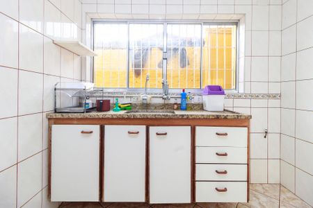 Casa à venda com 170m², 2 quartos e 2 vagas Casa à venda com 170m², 2 quartos e 2 vagasCozinha