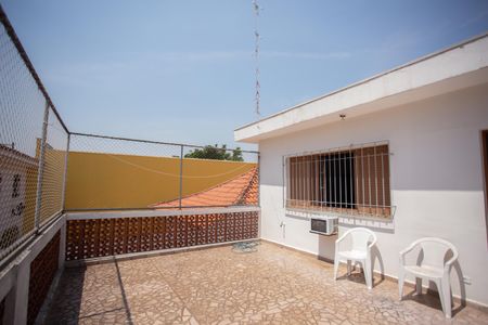 Casa à venda com 220m², 5 quartos e 2 vagas Casa à venda com 220m², 5 quartos e 2 vagasVaranda do Quarto 3