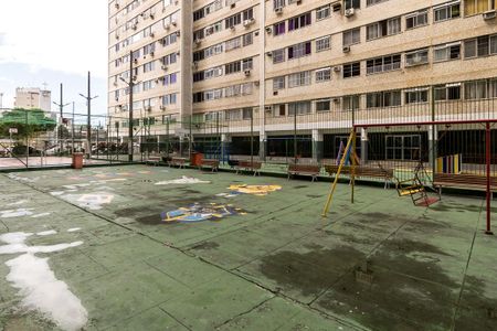 Apartamento à venda com 51m², 2 quartos e 1 vaga Apartamento à venda com 51m², 2 quartos e 1 vagaÁrea comum - Playground