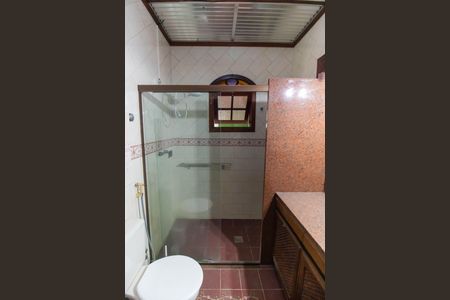 Casa de condomínio à venda com 420m², 5 quartos e 4 vagas Casa de condomínio à venda com 420m², 5 quartos e 4 vagasBanheiro Social