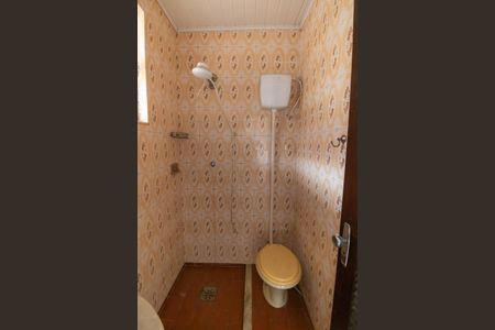 Casa de condomínio à venda com 420m², 5 quartos e 4 vagas Casa de condomínio à venda com 420m², 5 quartos e 4 vagasBanheiro de serviço