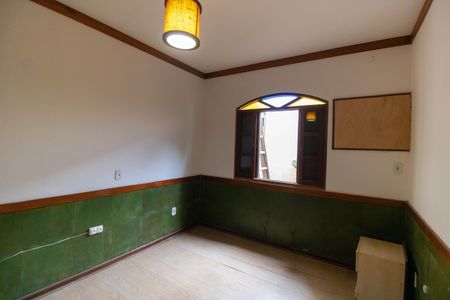 Casa de condomínio à venda com 420m², 5 quartos e 4 vagas Casa de condomínio à venda com 420m², 5 quartos e 4 vagasQuarto