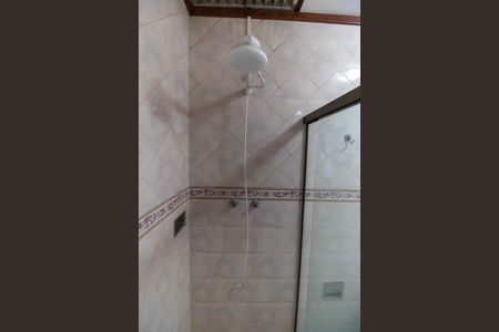 Casa de condomínio à venda com 420m², 5 quartos e 4 vagas Casa de condomínio à venda com 420m², 5 quartos e 4 vagasBanheiro da Suíte