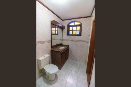 Casa de condomínio à venda com 420m², 5 quartos e 4 vagas Casa de condomínio à venda com 420m², 5 quartos e 4 vagasBanheiro da Suíte