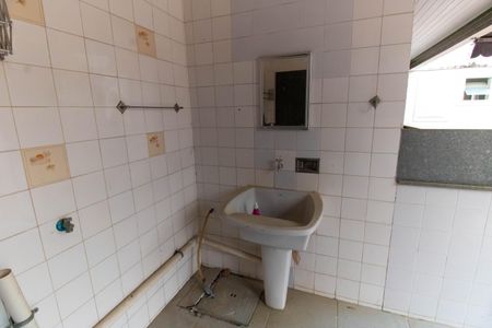 Casa de condomínio à venda com 420m², 5 quartos e 4 vagas Casa de condomínio à venda com 420m², 5 quartos e 4 vagasÁrea de Serviço