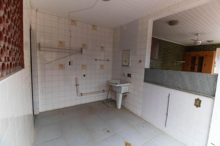 Casa de condomínio à venda com 420m², 5 quartos e 4 vagas Casa de condomínio à venda com 420m², 5 quartos e 4 vagasÁrea de Serviço