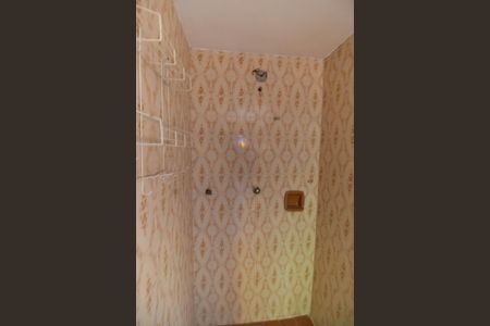 Casa de condomínio à venda com 420m², 5 quartos e 4 vagas Casa de condomínio à venda com 420m², 5 quartos e 4 vagasBanheiro da Suíte Externa