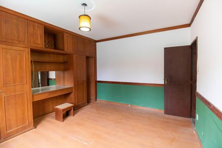 Casa de condomínio à venda com 420m², 5 quartos e 4 vagas Casa de condomínio à venda com 420m², 5 quartos e 4 vagasSuíte