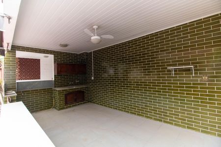 Casa de condomínio à venda com 420m², 5 quartos e 4 vagas Casa de condomínio à venda com 420m², 5 quartos e 4 vagasÁrea externa