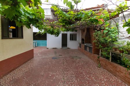 Casa de condomínio à venda com 420m², 5 quartos e 4 vagas Casa de condomínio à venda com 420m², 5 quartos e 4 vagasÁrea externa