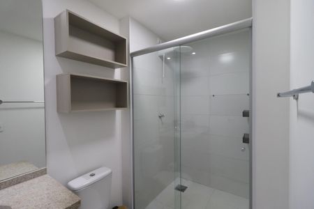 Studio para alugar com 39m², 1 quarto e 1 vaga Studio para alugar com 39m², 1 quarto e 1 vagaBanheiro