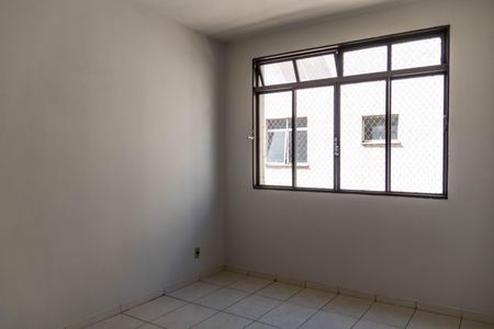 Apartamento para alugar com 70m², 2 quartos e 1 vagaSala