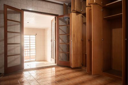 Quarto 2 de casa para alugar com 3 quartos, 150m² em Vila Clementino, São Paulo