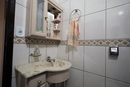 Casa à venda com 100m², 4 quartos e 2 vagasBanheiro