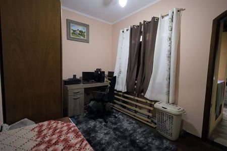 Casa à venda com 100m², 4 quartos e 2 vagasQuarto 3