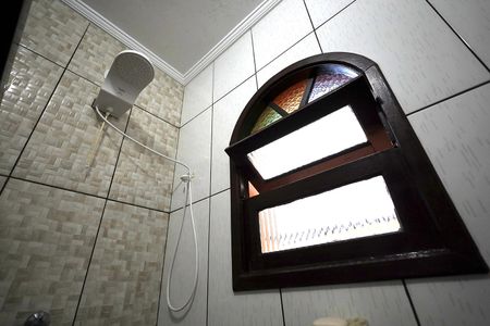 Casa à venda com 100m², 4 quartos e 2 vagasBanheiro 2