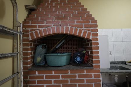 Casa à venda com 100m², 4 quartos e 2 vagasÁrea de Serviço e Churrasqueira