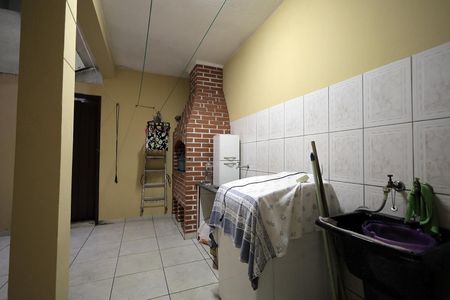 Casa à venda com 100m², 4 quartos e 2 vagasÁrea de Serviço e Churrasqueira