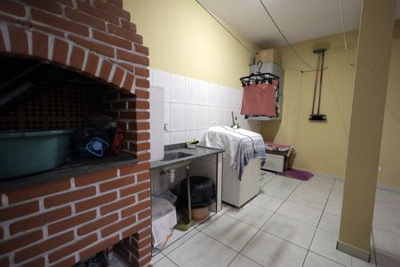 Casa à venda com 100m², 4 quartos e 2 vagasÁrea de Serviço e Churrasqueira