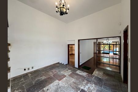 Casa à venda com 491m², 4 quartos e 6 vagas Casa à venda com 491m², 4 quartos e 6 vagasHall Entrada Casa