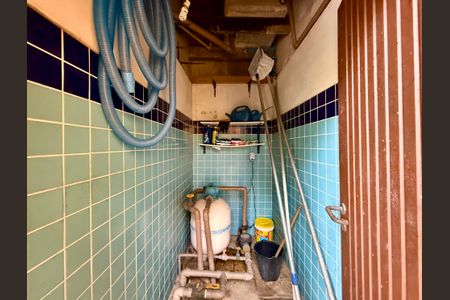 Casa à venda com 491m², 4 quartos e 6 vagas Casa à venda com 491m², 4 quartos e 6 vagasCasa de Bombas