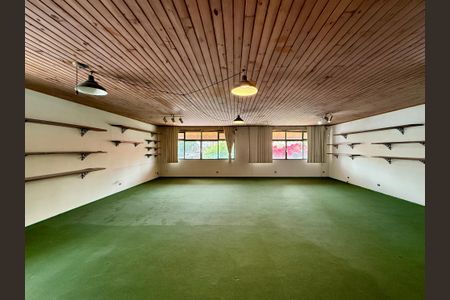 Casa à venda com 491m², 4 quartos e 6 vagas Casa à venda com 491m², 4 quartos e 6 vagasSalão Superior