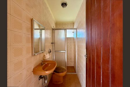 Casa à venda com 491m², 4 quartos e 6 vagas Casa à venda com 491m², 4 quartos e 6 vagasBanheiro de Serviço