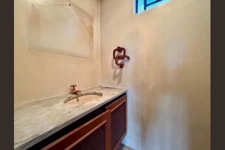 Casa à venda com 491m², 4 quartos e 6 vagas Casa à venda com 491m², 4 quartos e 6 vagasBanheiro 1 Salão Superior