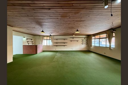 Casa à venda com 491m², 4 quartos e 6 vagas Casa à venda com 491m², 4 quartos e 6 vagasSalão Superior