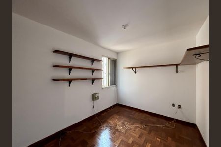 Casa à venda com 491m², 4 quartos e 6 vagas Casa à venda com 491m², 4 quartos e 6 vagasQuarto 1