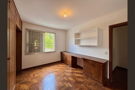 Casa à venda com 491m², 4 quartos e 6 vagas Casa à venda com 491m², 4 quartos e 6 vagasSuíte 2