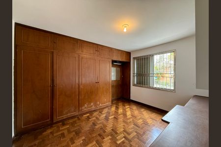 Casa à venda com 491m², 4 quartos e 6 vagas Casa à venda com 491m², 4 quartos e 6 vagasSuíte 2