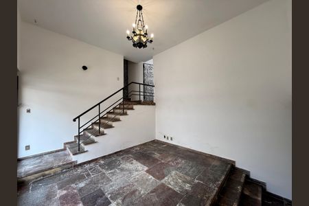 Casa à venda com 491m², 4 quartos e 6 vagas Casa à venda com 491m², 4 quartos e 6 vagasHall Entrada Casa