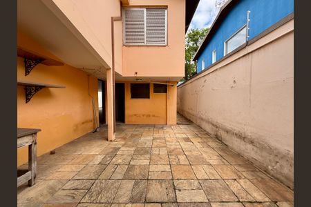 Casa à venda com 491m², 4 quartos e 6 vagas Casa à venda com 491m², 4 quartos e 6 vagasQuintal de Serviço