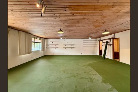 Casa à venda com 491m², 4 quartos e 6 vagas Casa à venda com 491m², 4 quartos e 6 vagasSalão Superior