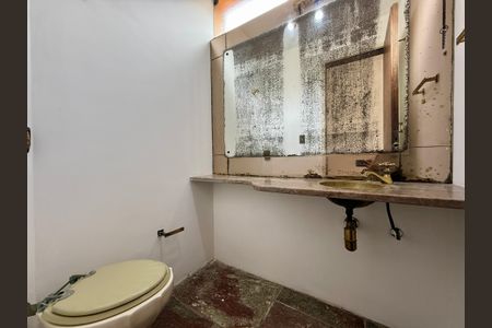Casa à venda com 491m², 4 quartos e 6 vagas Casa à venda com 491m², 4 quartos e 6 vagasLavabo