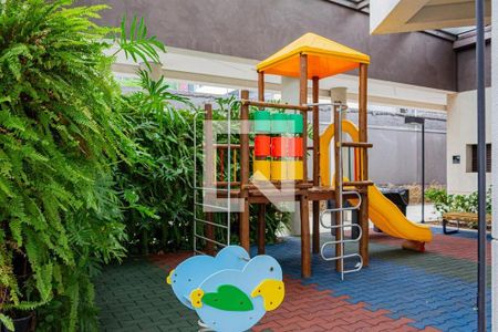 Apartamento à venda com 220m², 4 quartos e 4 vagas Apartamento à venda com 220m², 4 quartos e 4 vagasÁrea comum - Playground